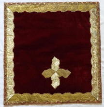 Red Antique Roman High Mass Set of Vestments 8682